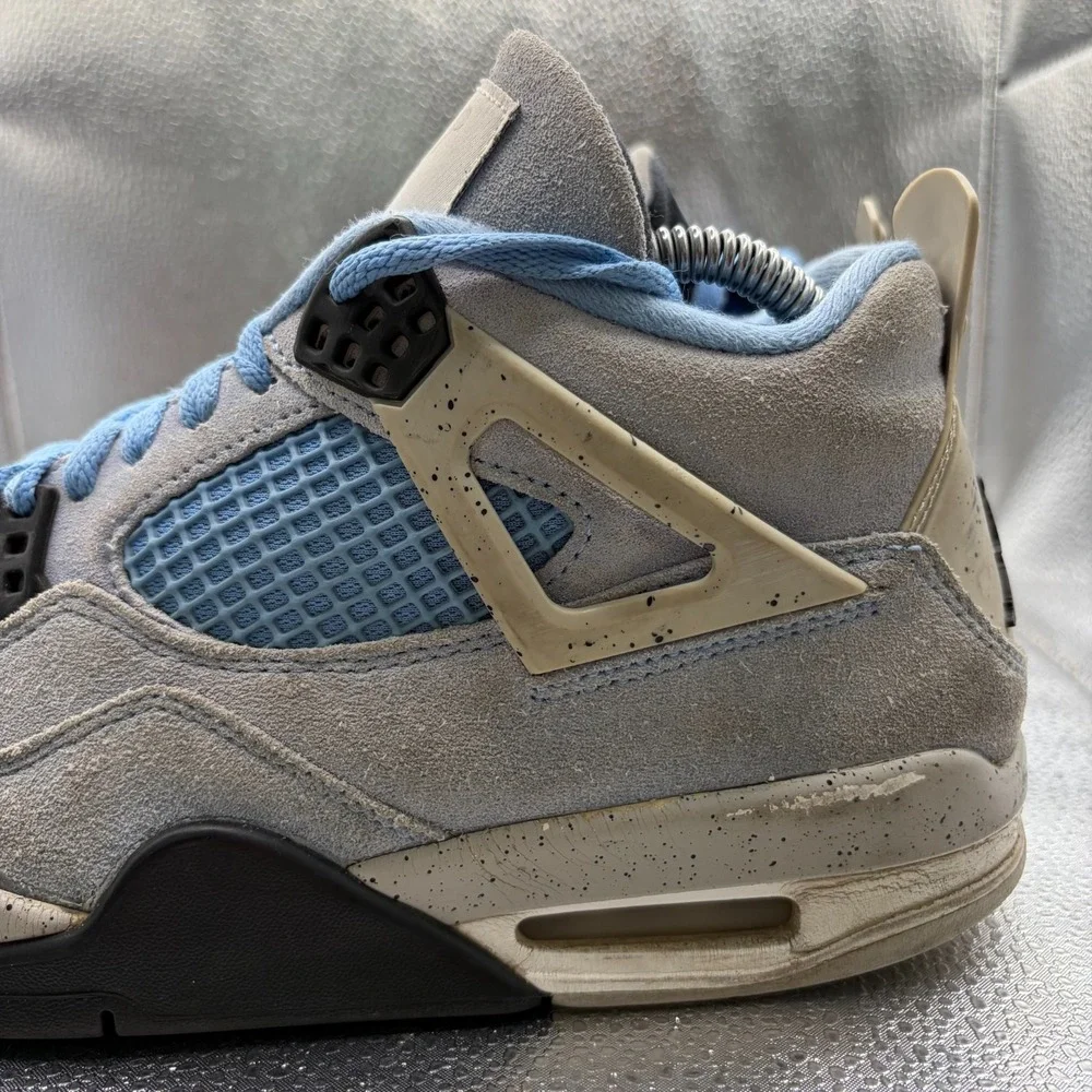 Size 7.5 Nike Air Jordan 4 Retro UNC University Blue Mens Shoes CT8527-400